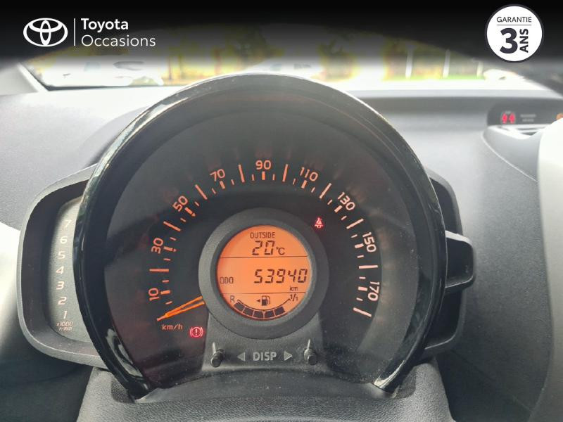 Photo 14 de l'offre de TOYOTA Aygo 1.0 VVT-i 69ch x-play 5p à 9980€ chez Rizzon Auto - Toyota Guingamp