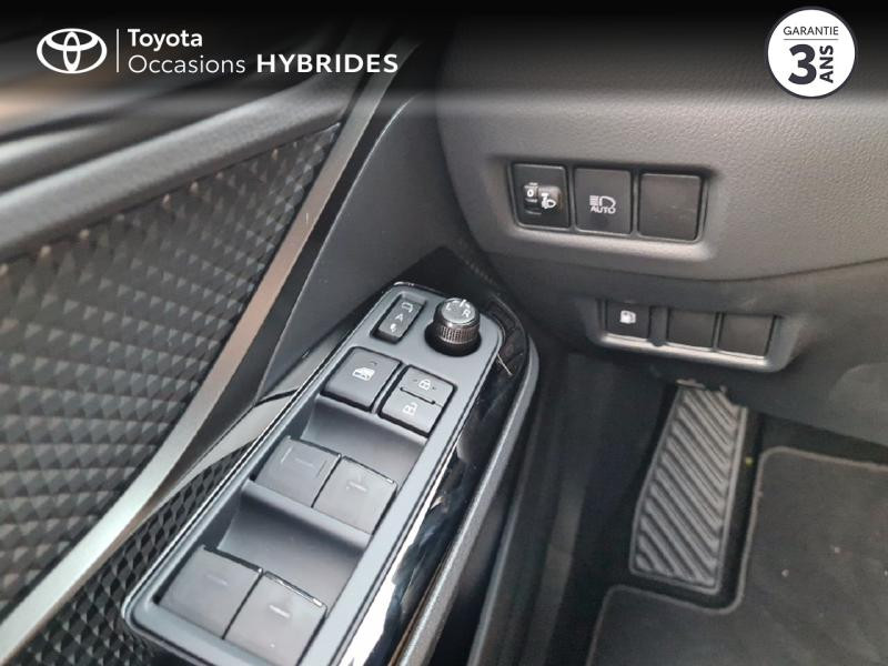 Photo 21 de l'offre de TOYOTA C-HR 122h Edition 2WD E-CVT MY22 à 29880€ chez Rizzon Auto - Toyota Guingamp