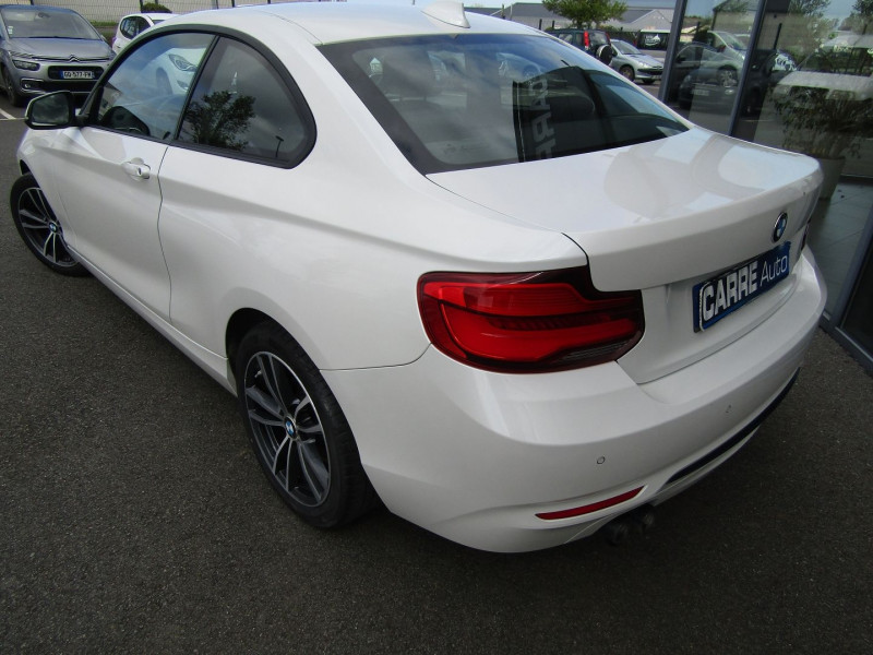 Photo 4 de l'offre de BMW SERIE 2 COUPE (F22) 220DA 190CH SPORT DEPOT VENTE à 20990€ chez Carre automobiles