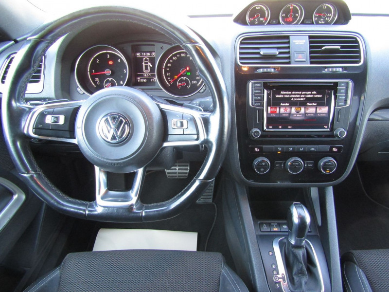 Photo 8 de l'offre de VOLKSWAGEN SCIROCCO 2.0 TDI 184CH BLUEMOTION TECHNOLOGY FAP SPORTLINE DSG6 à 16990€ chez Carre automobiles