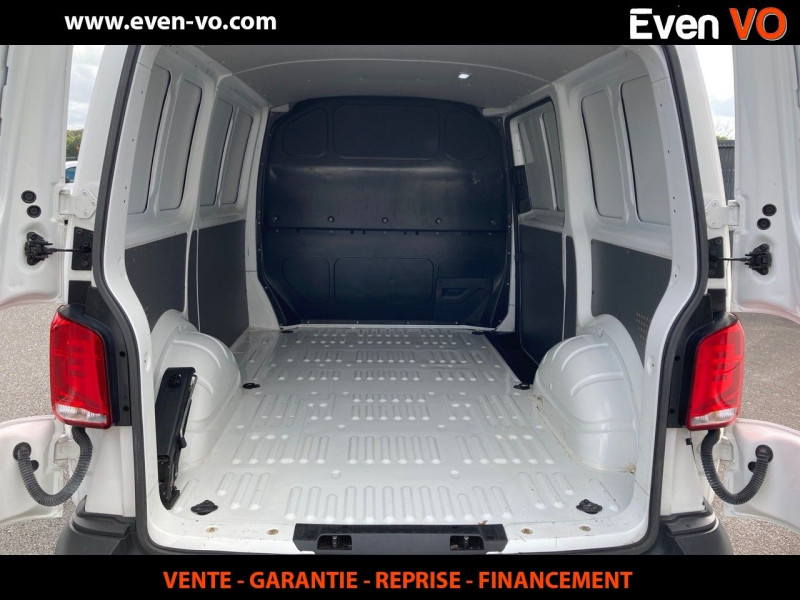 Photo 6 de l'offre de VOLKSWAGEN TRANSPORTER FG 2.8T L1H1 2.0 TDI 90CH BUSINESS à 24500€ chez Even VO