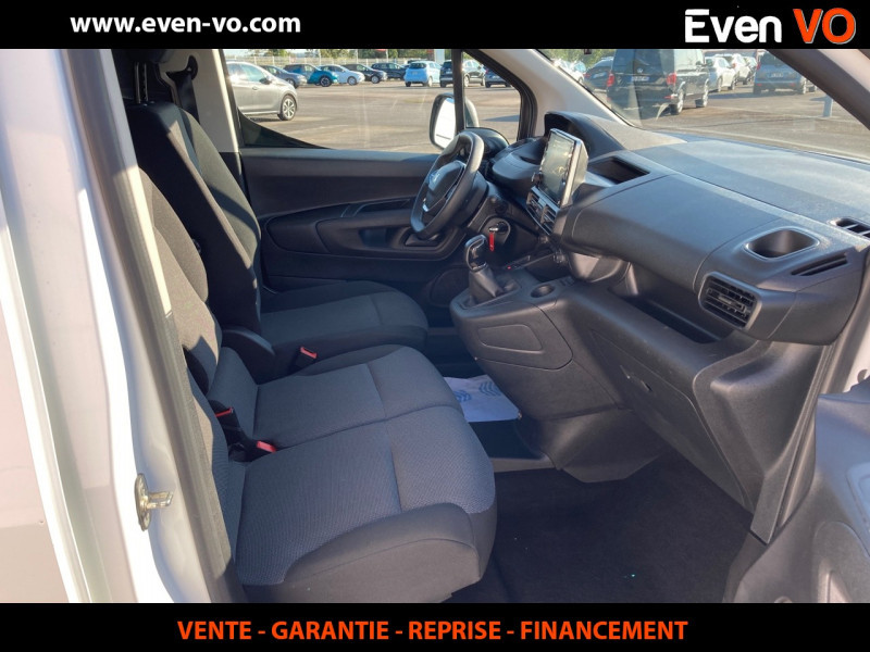 Photo 4 de l'offre de PEUGEOT PARTNER STANDARD 650KG BLUEHDI 100CH S&S BVM5 ASPHALT à 17500€ chez Even VO