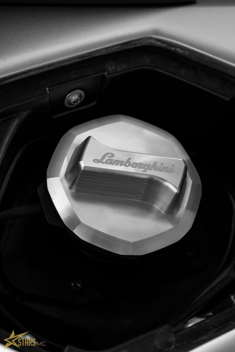 Photo 44 de l'offre de LAMBORGHINI AVENTADOR ROADSTER LP 750-4 SUPERVELOCE à 540000€ chez Stars Monte Carlo