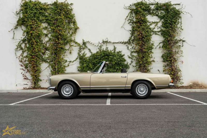 Photo 10 de l'offre de MERCEDES-BENZ 280 SL PAGODE CABRIOLET HARD TOP à 215000€ chez Stars Monte Carlo