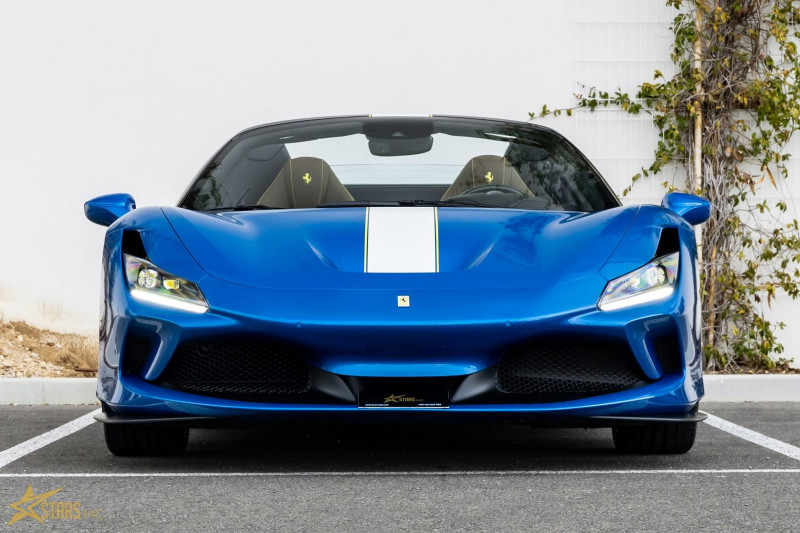 Photo 4 de l'offre de FERRARI F8 TRIBUTO V8 3.9 T 720CH SPIDER à 385000€ chez Stars Monte Carlo