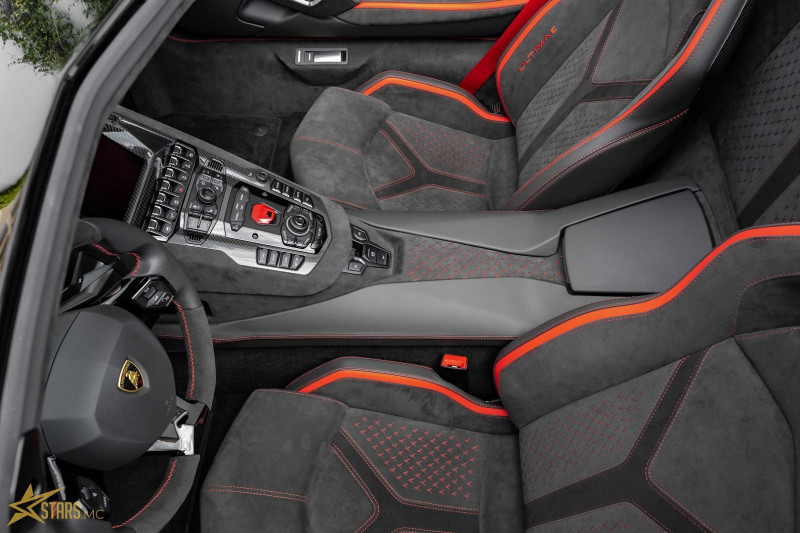 Photo 20 de l'offre de LAMBORGHINI AVENTADOR ROADSTER ULTIMAE LP 780 à 865000€ chez Stars Monte Carlo