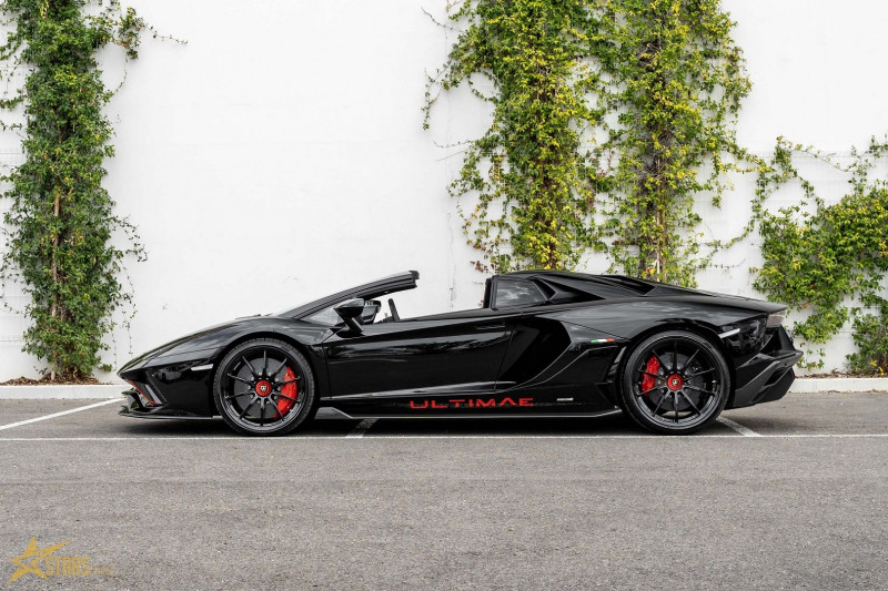 Photo 7 de l'offre de LAMBORGHINI AVENTADOR ROADSTER ULTIMAE LP 780 à 865000€ chez Stars Monte Carlo
