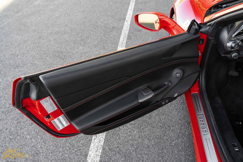 Photo 15 de l'offre de FERRARI 488 SPIDER V8 3.9 T 670CH à 235000€ chez Stars Monte Carlo