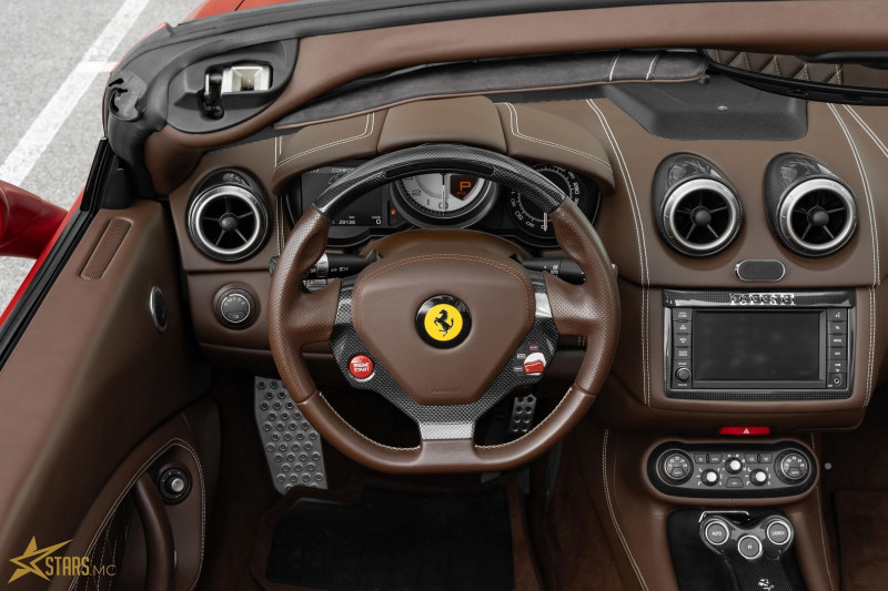 Photo 23 de l'offre de FERRARI CALIFORNIA V8 4.3 à 129900€ chez Stars Monte Carlo