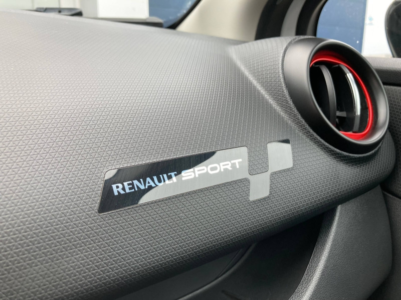 Photo 9 de l'offre de RENAULT Clio 1.6 T 220ch RS Trophy EDC 5p à 25990€ chez Lebedel Automobiles