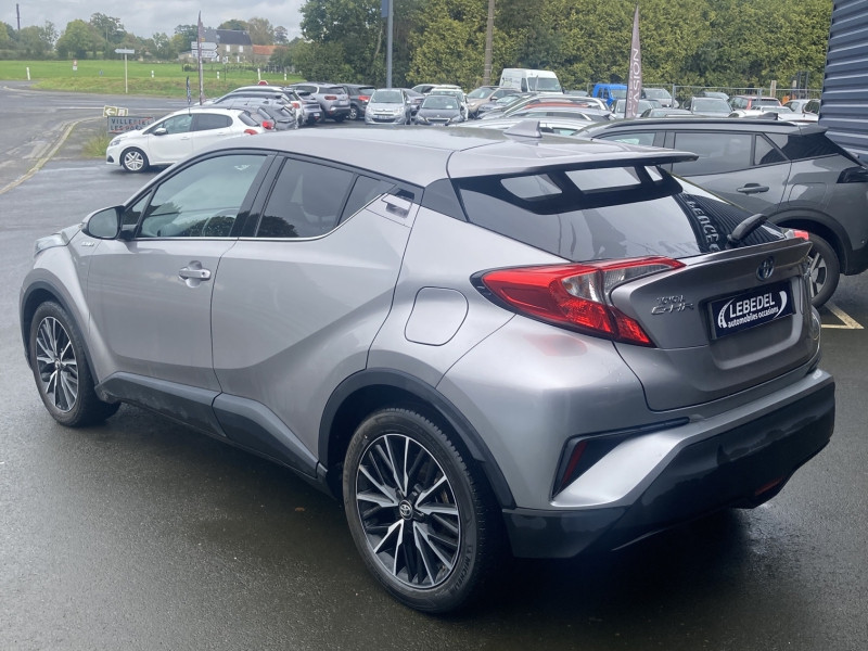 Photo 10 de l'offre de TOYOTA C-HR 122h Graphic 2WD E-CVT à 18990€ chez Lebedel Automobiles