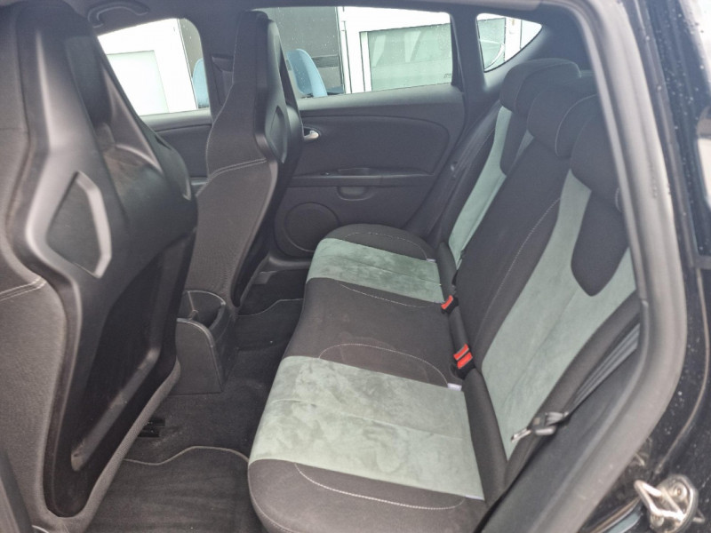 Photo 6 de l'offre de SEAT LEON 2.0 TSI 265CH CUPRA-R à 15490€ chez Sevestre Automobiles