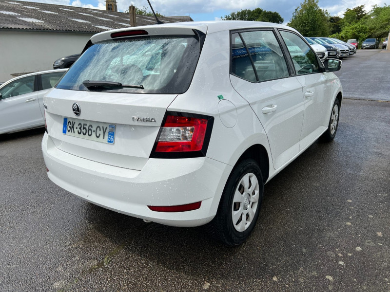 Photo 3 de l'offre de SKODA FABIA 1.0 MPI 60CH ACTIVE à 8490€ chez Sevestre Automobiles