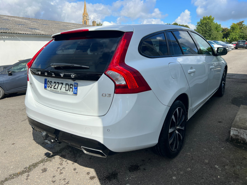 Photo 3 de l'offre de VOLVO V60 D3 150CH KINETIC GEARTRONIC à 19990€ chez Sevestre Automobiles