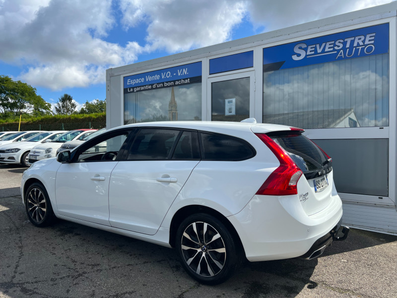 Photo 4 de l'offre de VOLVO V60 D3 150CH KINETIC GEARTRONIC à 19990€ chez Sevestre Automobiles