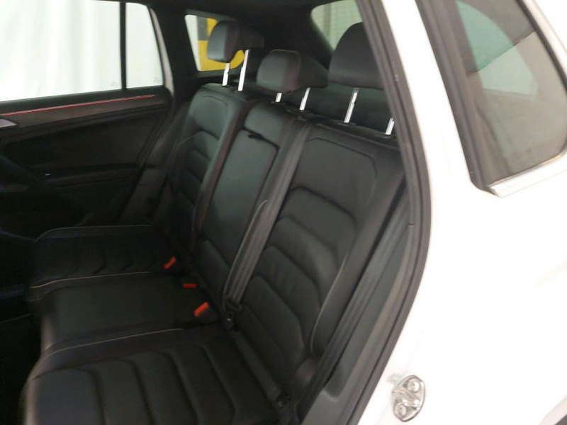 Photo 8 de l'offre de VOLKSWAGEN TIGUAN 2.0 TDI 150CH R-LINE DSG7 à 34490€ chez Sevestre Automobiles