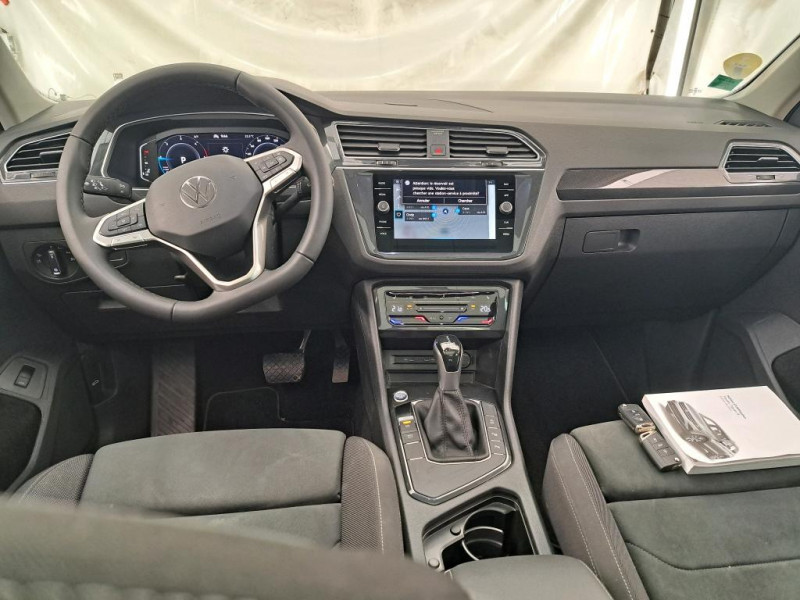 Photo 3 de l'offre de VOLKSWAGEN TIGUAN 2.0 TDI 150CH ELEGANCE EXCLUSIVE DSG7 à 31990€ chez Sevestre Automobiles