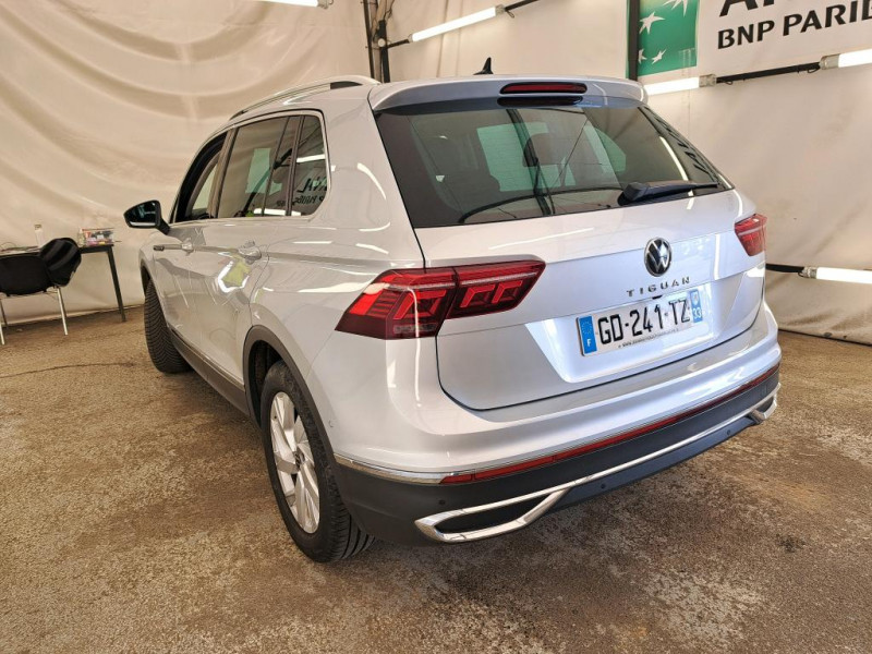 Photo 2 de l'offre de VOLKSWAGEN TIGUAN 2.0 TDI 150CH ELEGANCE EXCLUSIVE DSG7 à 31990€ chez Sevestre Automobiles