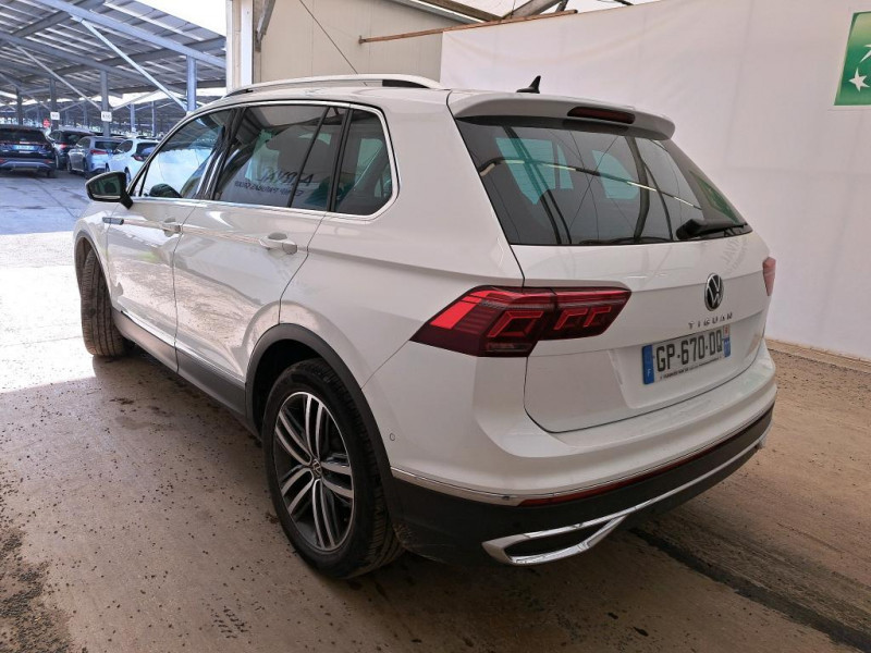 Photo 2 de l'offre de VOLKSWAGEN TIGUAN 2.0 TDI 150CH ELEGANCE DSG7 à 37490€ chez Sevestre Automobiles