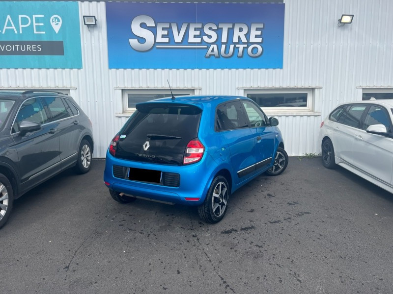 Photo 4 de l'offre de RENAULT TWINGO III 1.0 SCE 70CH STOP&START ZEN EURO6C à 7490€ chez Sevestre Automobiles