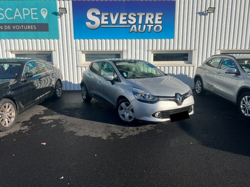 Photo 2 de l'offre de RENAULT CLIO IV 0.9 TCE 90CH ENERGY LIMITED EURO6 2015 à 8990€ chez Sevestre Automobiles