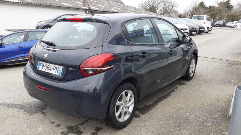 Photo 3 de l'offre de PEUGEOT 208 1.0 PURETECH ACTIVE 5P (COURROIE CHANGEE) à 7490€ chez Sevestre Automobiles