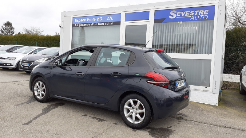 Photo 4 de l'offre de PEUGEOT 208 1.0 PURETECH ACTIVE 5P (COURROIE CHANGEE) à 7490€ chez Sevestre Automobiles