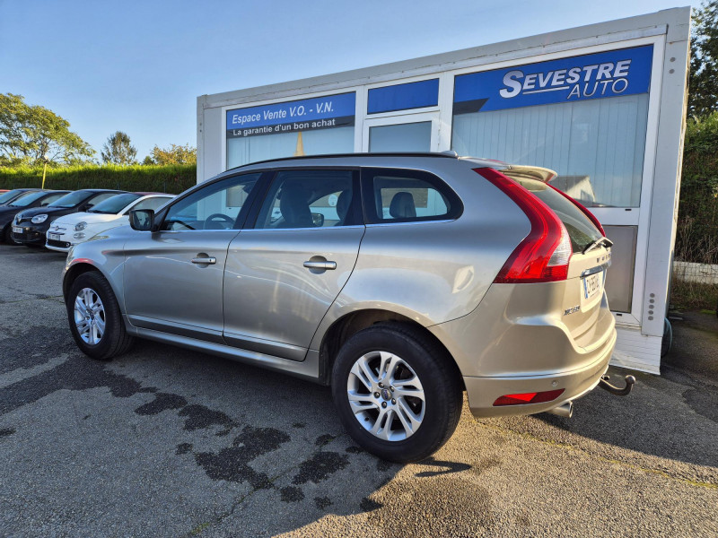 Photo 4 de l'offre de VOLVO XC60 D4 163CH START&STOP MOMENTUM à 13990€ chez Sevestre Automobiles