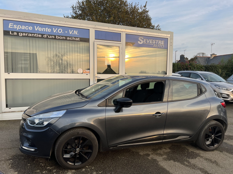 Renault CLIO IV 0.9 TCE 90CH ENERGY LIMITED 5P Essence GRIS C Occasion à vendre