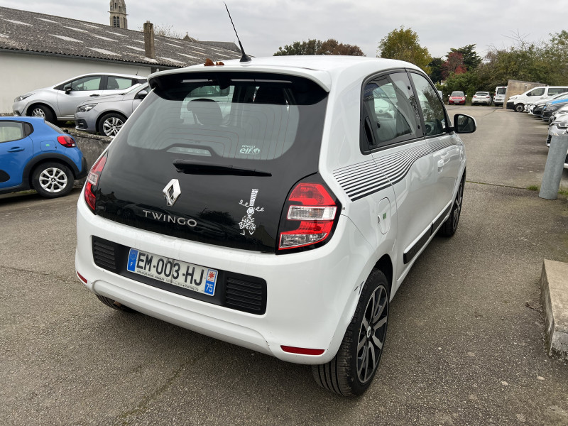 Photo 3 de l'offre de RENAULT TWINGO III 1.0 SCE 70CH STOP&START LIMITED ECO² à 7490€ chez Sevestre Automobiles