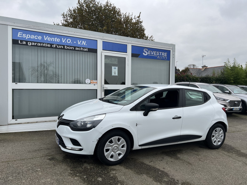 Renault CLIO IV STE 1.2 16V 75CH AIR societe 2 places Essence BLANC Occasion à vendre