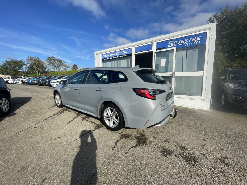 Photo 4 de l'offre de TOYOTA COROLLA TOURING SPT 122H DYNAMIC BUSINESS à 19990€ chez Sevestre Automobiles