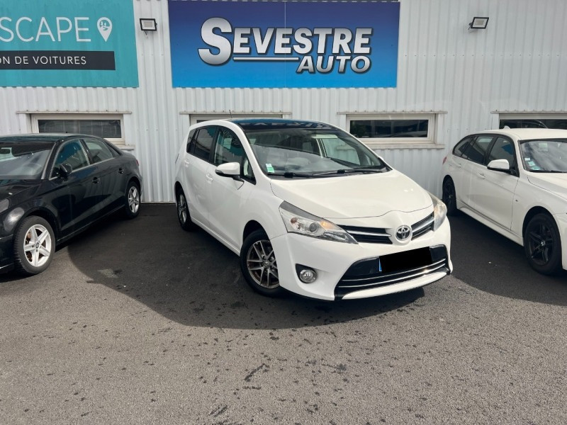 Photo 2 de l'offre de TOYOTA VERSO 112 D-4D FAP ACTIVE 5 PLACES à 10990€ chez Sevestre Automobiles