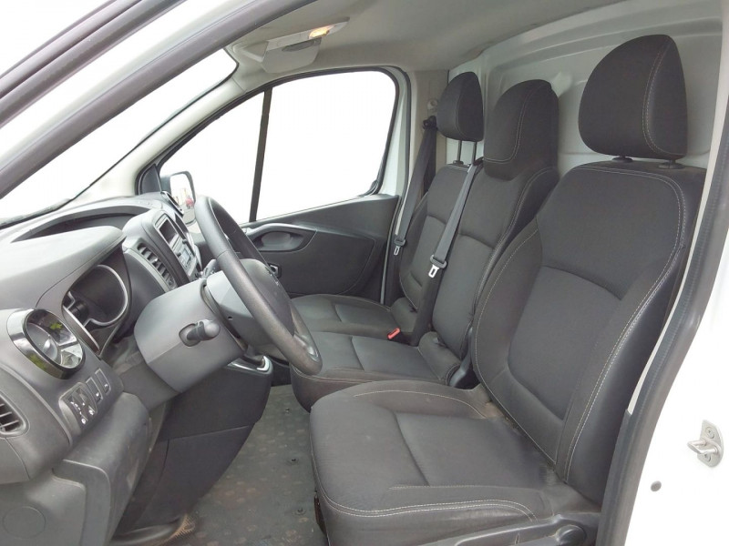 Photo 10 de l'offre de RENAULT TRAFIC III FG L2H1 1300 2.0 DCI 120 CH GRAND CONFORT S&S E6 à 20990€ chez Agence Quignette