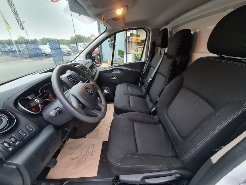 Photo 5 de l'offre de RENAULT TRAFIC III FG L2H1 1300 2.0 DCI 120 CH GRAND CONFORT S&S E6 à 20990€ chez Agence Quignette