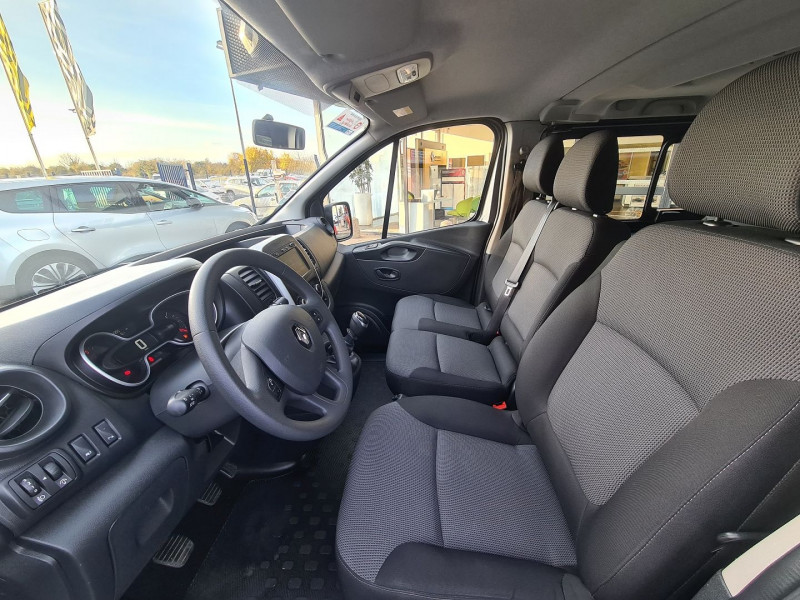 Photo 5 de l'offre de RENAULT TRAFIC III COMBI L2 2.0 DCI 120 CH S&S ZEN 9 PLACES à 24890€ chez Agence Quignette