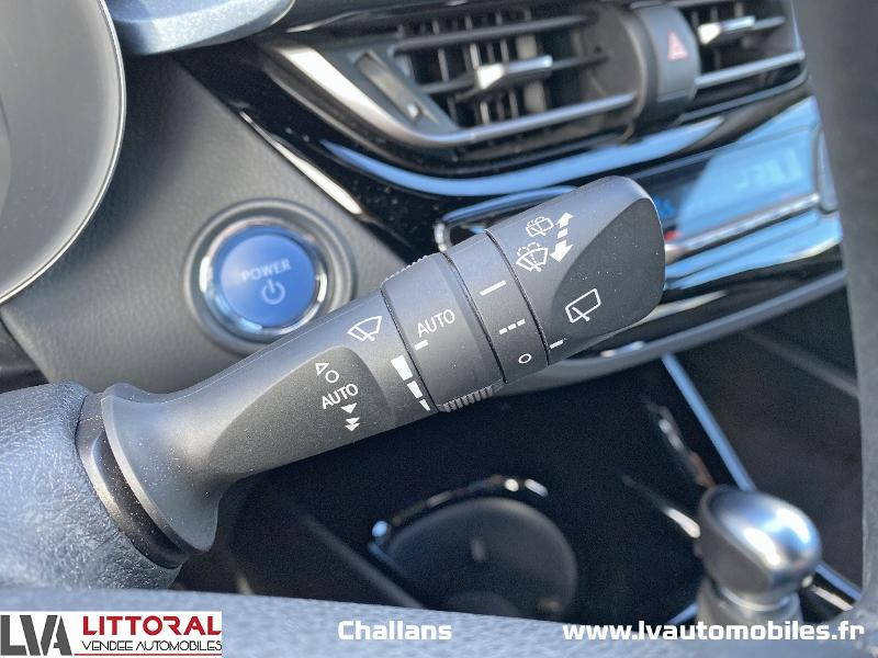 Photo 19 de l'offre de TOYOTA C-HR 122h Edition 2WD E-CVT MC19 à 24490€ chez Littoral Vendée Automobiles Challans