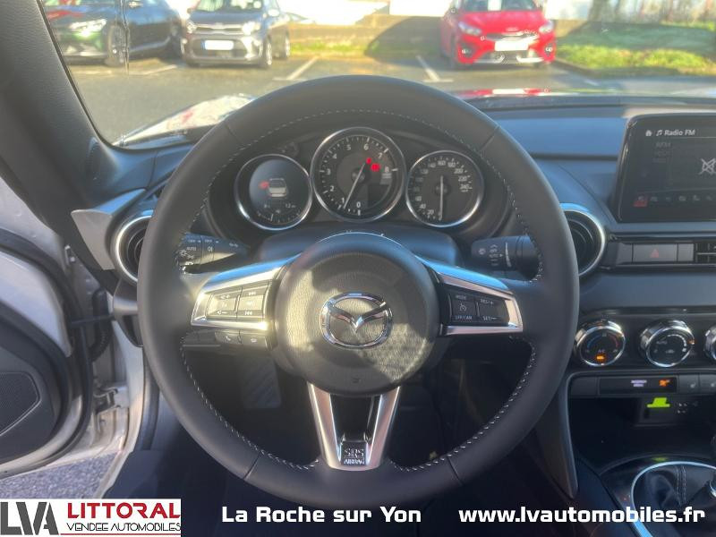 Photo 10 de l'offre de MAZDA MX-5 2.0 SKYACTIV-G 184ch Sélection 2022 à 36490€ chez Littoral Vendée Automobiles Mouilleron Le Captif
