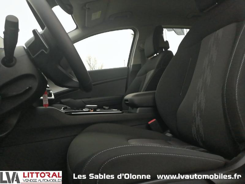 Photo 5 de l'offre de KIA Sportage 1.6 CRDi 136ch MHEV Active DCT7 4x4 MY23 à 36490€ chez Littoral Vendée Automobiles Le Château D’Olonne