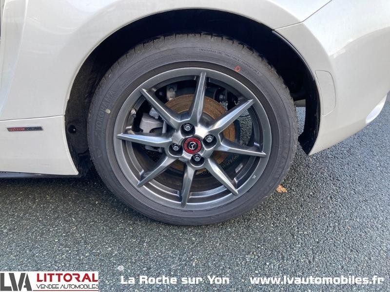 Photo 14 de l'offre de MAZDA MX-5 1.5 SKYACTIV-G 132ch 100ème Anniversaire Euro6d-T Evap 2021 à 30990€ chez Littoral Vendée Automobiles Le Château D’Olonne