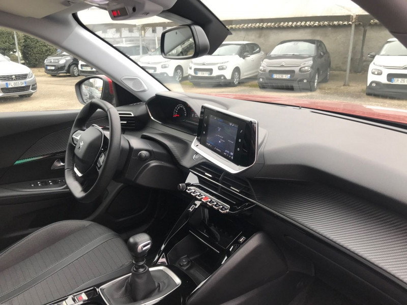 Photo 7 de l'offre de PEUGEOT 2008 1.2 PURETECH 100CH S&S ALLURE à 24400€ chez Brignais automobiles