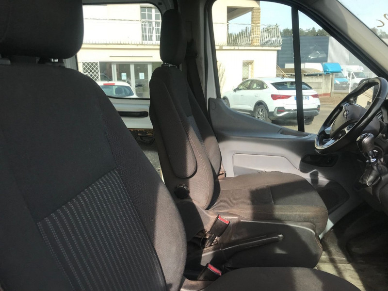 Photo 8 de l'offre de FORD TRANSIT 2T CCB 350 L3 2.0 TDCI 130CH DOUBLE CABINE BENNE AMBIENTE à 23880€ chez Brignais automobiles