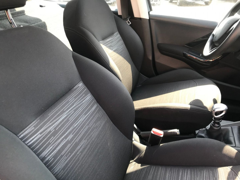 Photo 8 de l'offre de PEUGEOT 208 AFFAIRE 1.6 BLUEHDI 100CH S&S PREMIUM PACK EURO6C à 7900€ chez Brignais automobiles
