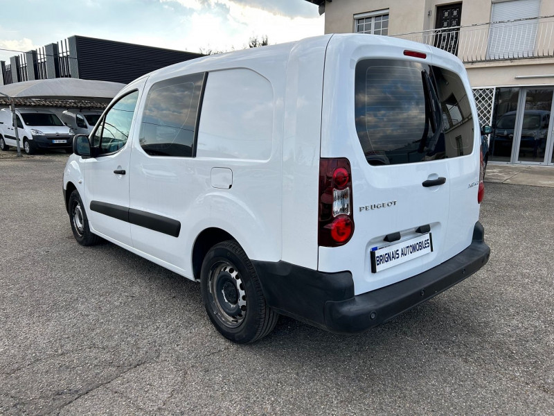 Photo 4 de l'offre de PEUGEOT PARTNER LONG 1.6 BLUEHDI 100CH CABINE APPROFONDIE PRO à 17880€ chez Brignais automobiles