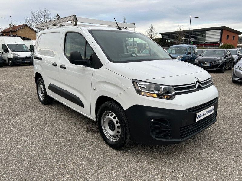 Photo 1 de l'offre de CITROEN BERLINGO VAN M 1000KG BLUEHDI 100 S&S WORKER BMV5 à 20280€ chez Brignais automobiles