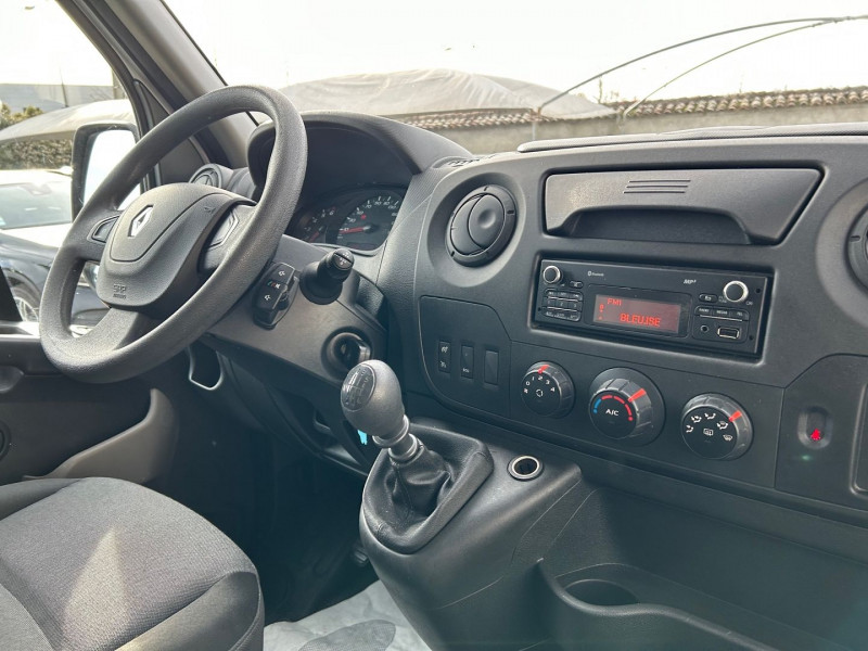 Photo 9 de l'offre de RENAULT MASTER III PLANCB F3500 L3H1 2.3 DCI 130CH GRAND CONFORT EURO6 à 27000€ chez Brignais automobiles