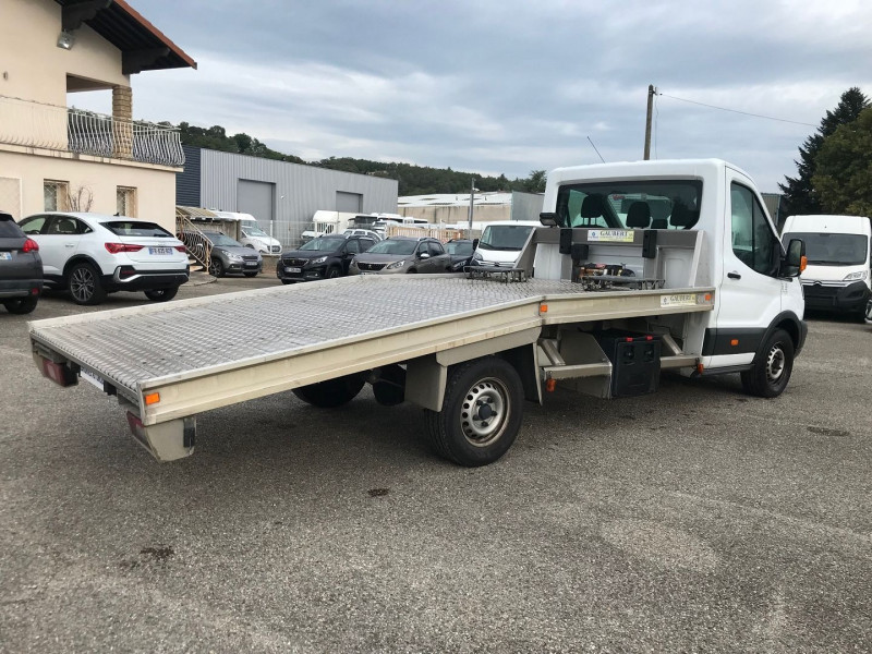 Photo 6 de l'offre de FORD TRANSIT 2T CCB PORTE-VOITURE 350 L4 2.0 TDCI 130CH AMBIENTE à 27480€ chez Brignais automobiles