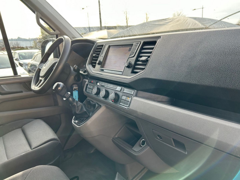 Photo 7 de l'offre de VOLKSWAGEN CRAFTER FG 35 L3H3 2.0 TDI 140CH BUSINESS LINE TRACTION à 25080€ chez Brignais automobiles
