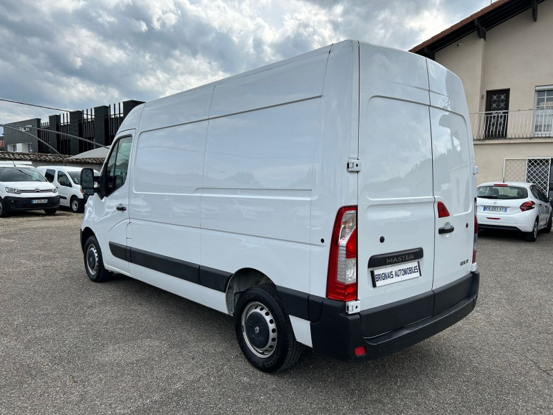 Photo 4 de l'offre de RENAULT MASTER III FG F3300 L2H2 2.3 DCI 110CH GRAND CONFORT EURO6 à 20280€ chez Brignais automobiles