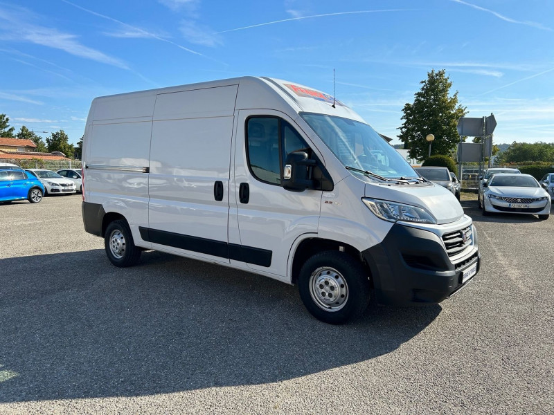 Photo 2 de l'offre de FIAT DUCATO FG 3.3 MH2 2.3 MULTIJET 130CH PACK PROFESSIONAL à 20280€ chez Brignais automobiles